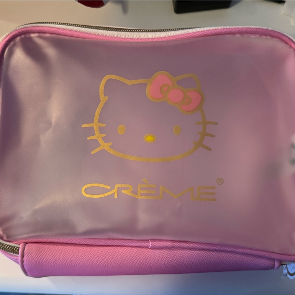 Creme Hello Kitty Makeup Bag